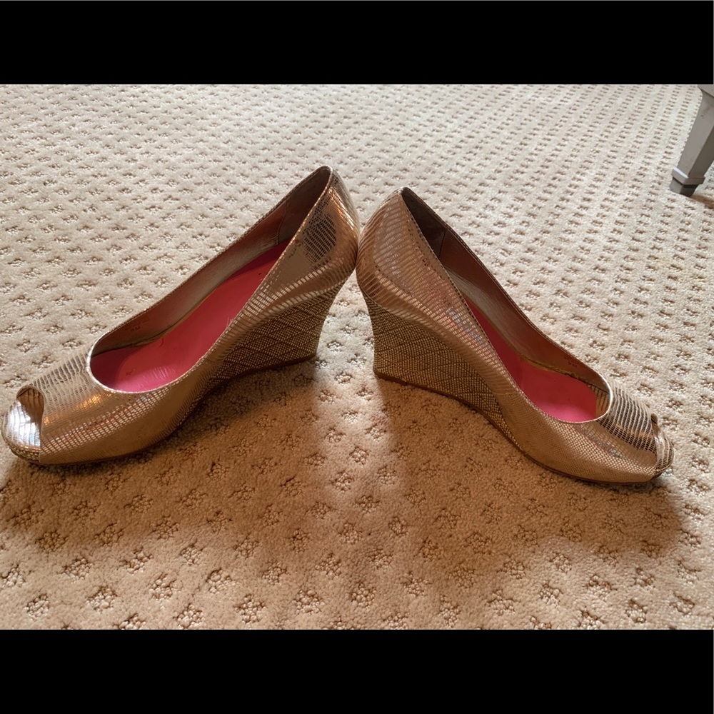 Lilly Pulitzer Gold Wedges SZ 9, great condition!